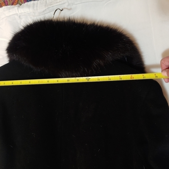 𝅺rare-beautiful Vintage Neiman Marcus Cashmere/Fox - Picture 7 of 8